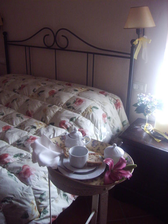Bed and Breakfast Gli Ulivi Fosdinovo Zimmer foto